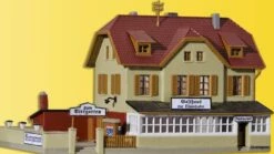37114 Kibri N Gasthaus Zur Eisenbahn Mit -Cobi Winkel KI37114 2