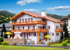 38077 Kibri H0 Alpenhof Inkl. EIB -Cobi Winkel KI38077 2