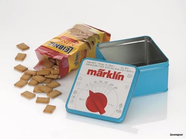 12490 Marklin Koekjesblik In ”Trafo Design” – Gevuld 12490 Marklin Koekjesblik In ”Trafo Design” – Gevuld -Cobi Winkel MA12490